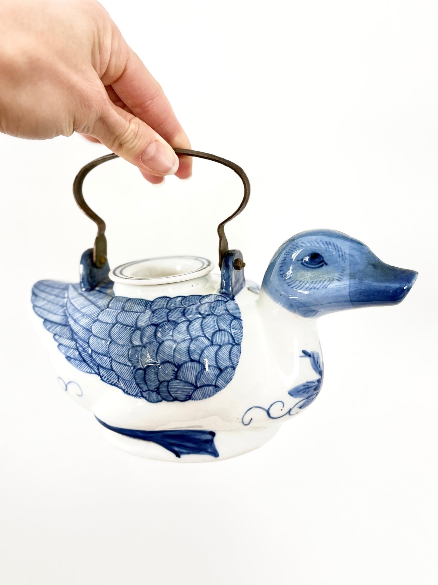 Vintage Chinese Porcelain Duck-Shaped Teapot – Blue & White Chinoiserie