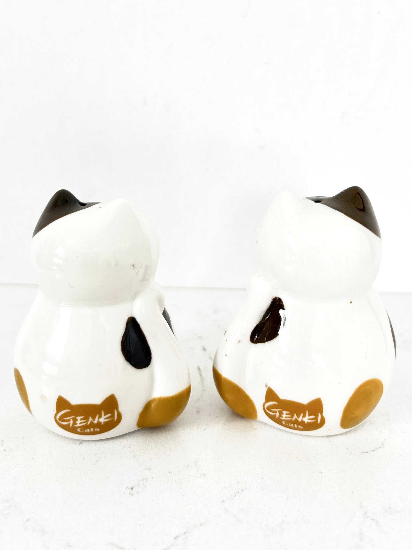 Sold - Adorable Cat Salt & Pepper Shakers