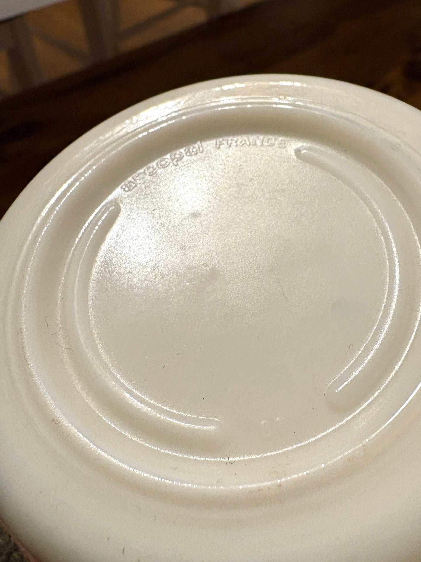 Arcopal “Holiday Village” Mug Set – Vintage French Milk Glass