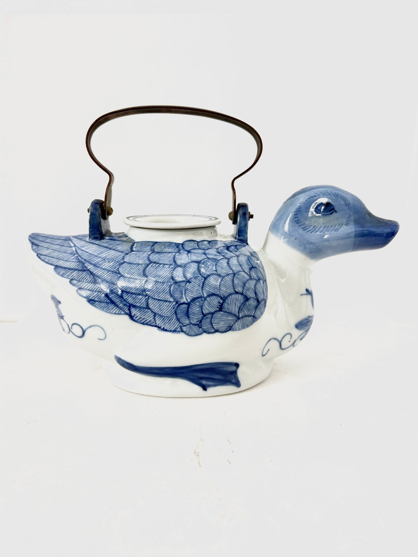 Vintage Chinese Porcelain Duck-Shaped Teapot – Blue & White Chinoiserie