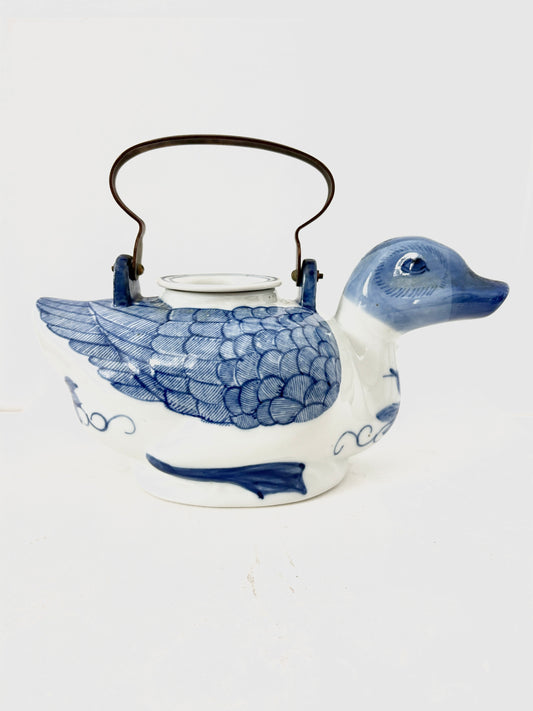 Vintage Chinese Porcelain Duck-Shaped Teapot – Blue & White Chinoiserie