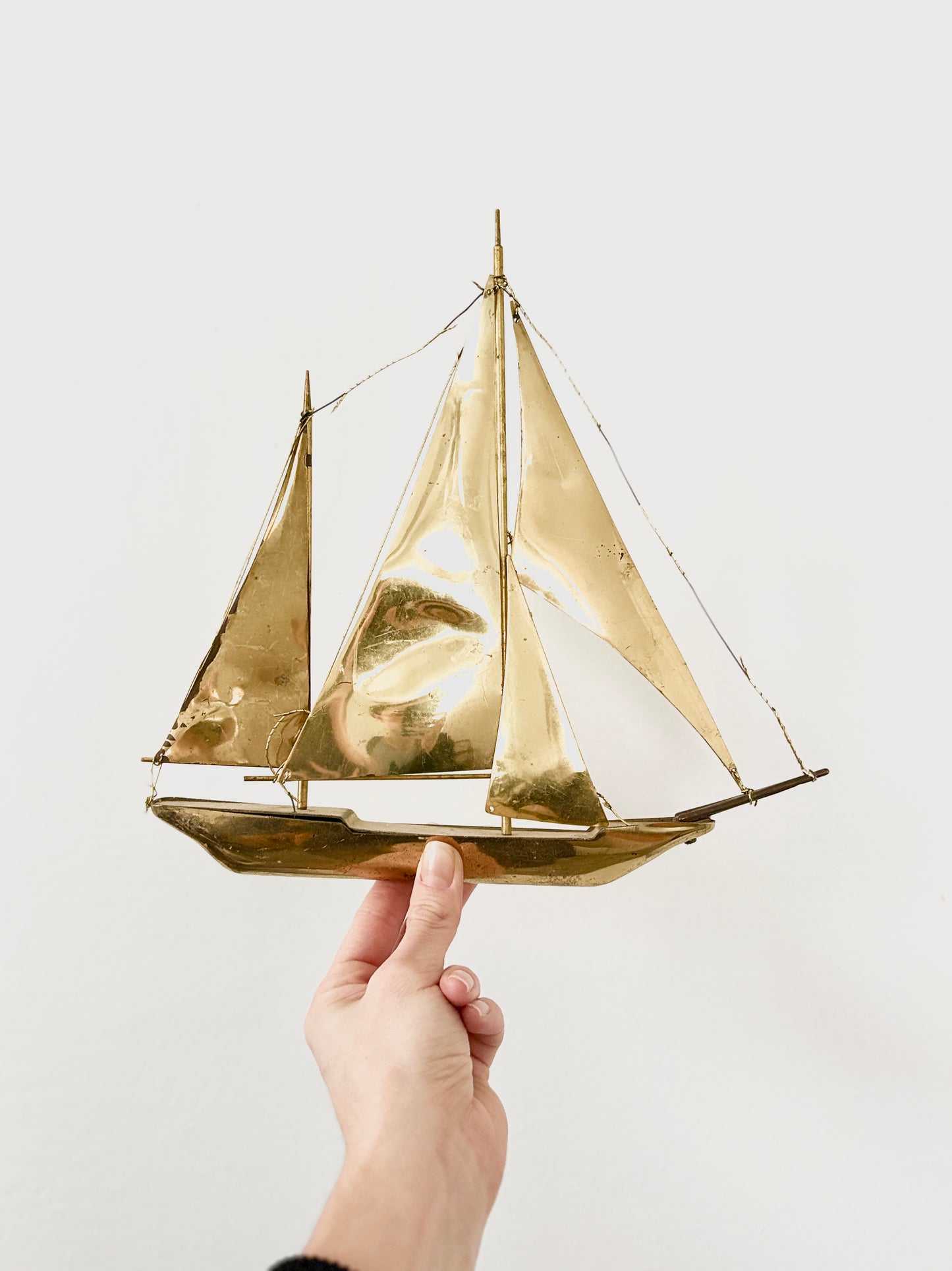 Vintage Brass Sailboat Wall Hanging – Nautical Maritime Decor
