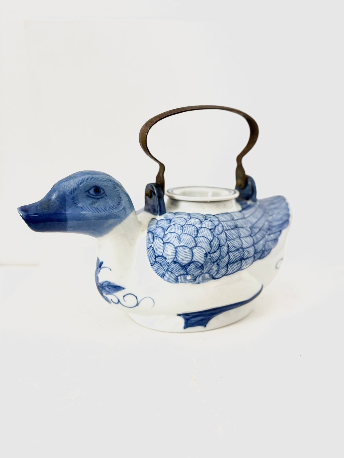 Vintage Chinese Porcelain Duck-Shaped Teapot – Blue & White Chinoiserie